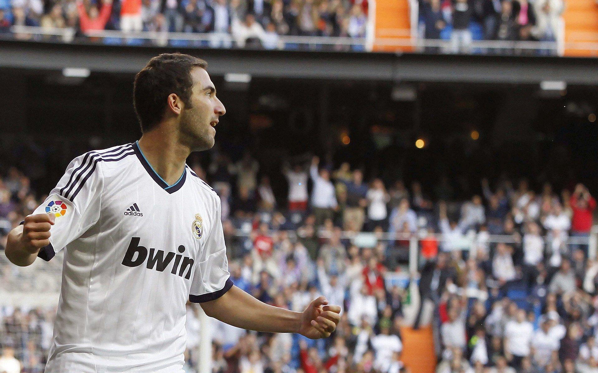 罗马诺确认,佛罗伦萨租借亚特兰大中场布雷夏尼尼,协议包含买断选项