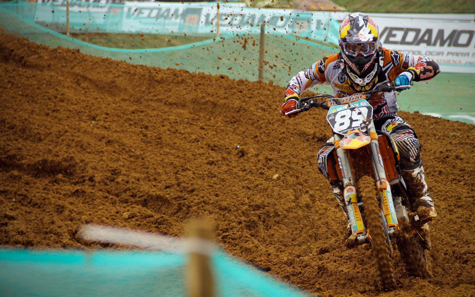 斯基拉独家爆料,四支劲旅争相问价米雷蒂,冬窗离队可能性引发尤文阵营震动